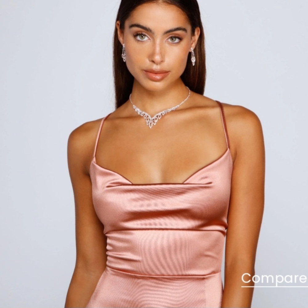 Windsor Rose Gold Gown - Picture 3 of 4